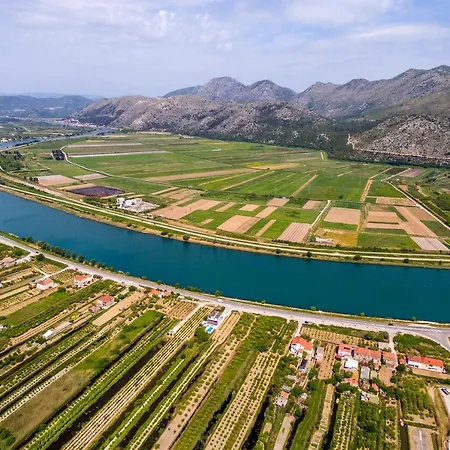 Apartmán With A Parking Space Opuzen, Neretva Delta - Usce Neretve - 18070 Opuzen (Dubrovnik-Neretva)